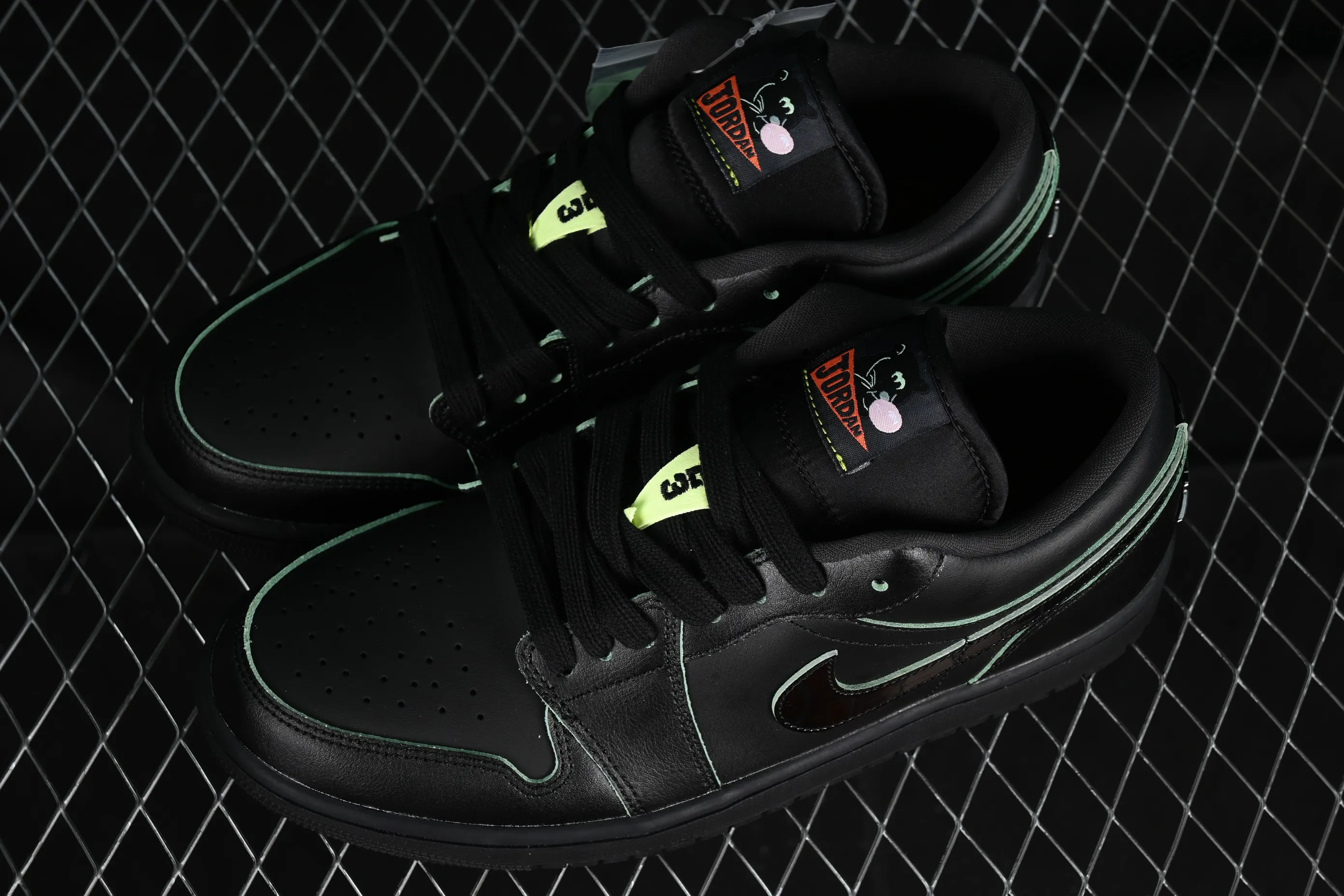 All Categories Air Jordan Jordan Series Basketball Shoes Air Jordan 1 Low Air Jordan 1 Low "Black Cat" AJ1 Joe 1 Special Edition Black Low-top Basketball Shoes HM3690-001